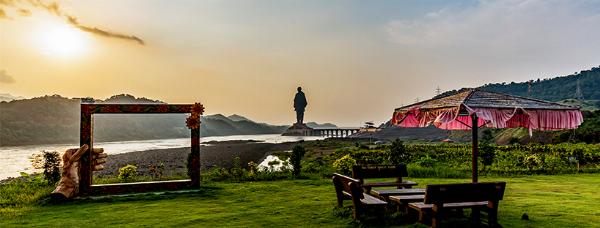 Solo Traveler’s Paradise: Statue of Unity Tent City Packages for the Solo Adventurer